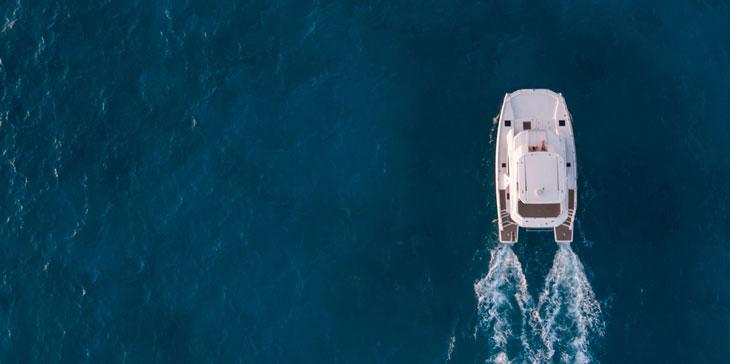 Power catamaran cruising range